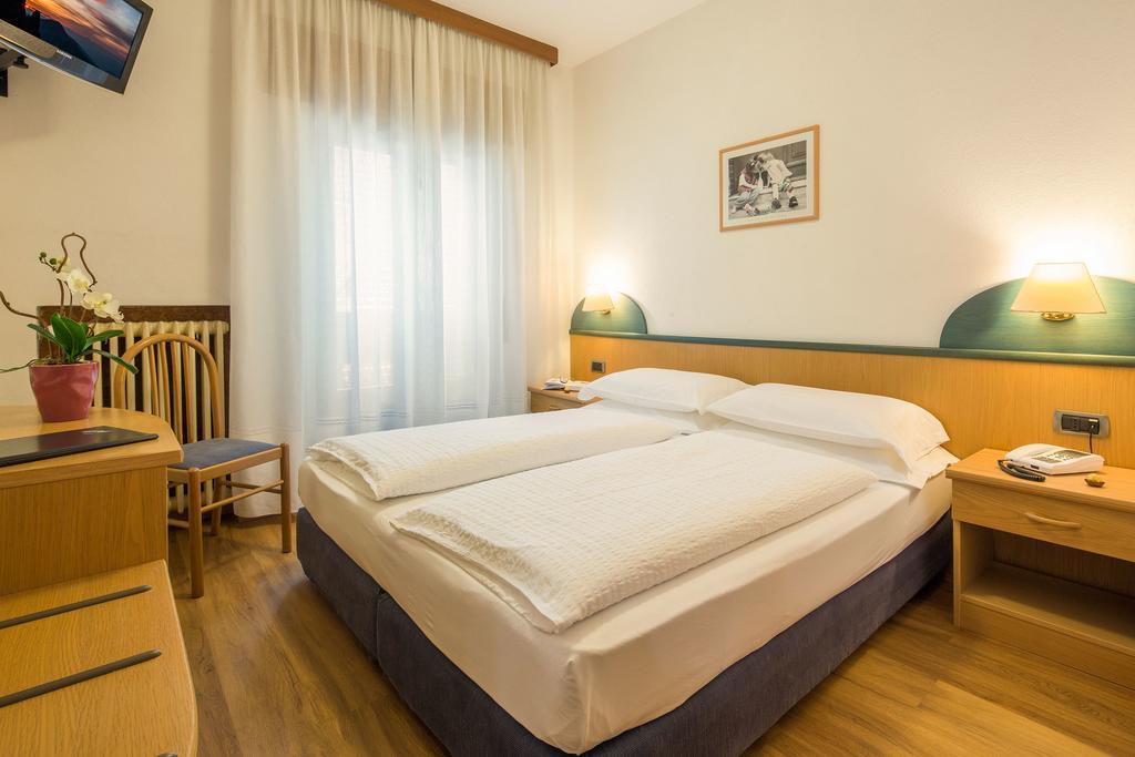 Hotel Garni Ai Serrai روكا بييتوري المظهر الخارجي الصورة